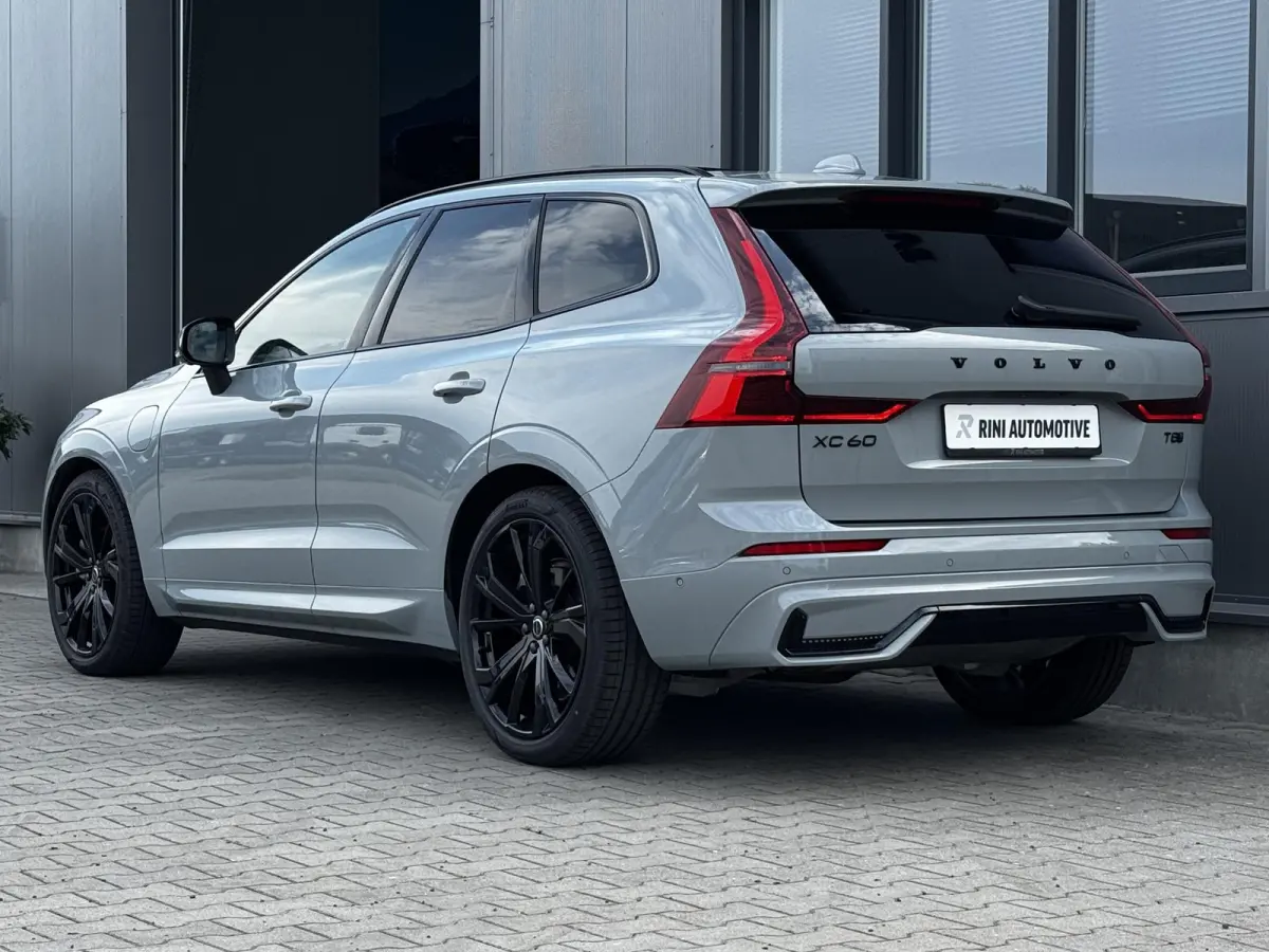 2.0 T8 Plug-in hybrid AWD Ultra Black Edition Facelift | 455 PK | Pano | Luchtvering | 360 Camera | Trekhaak