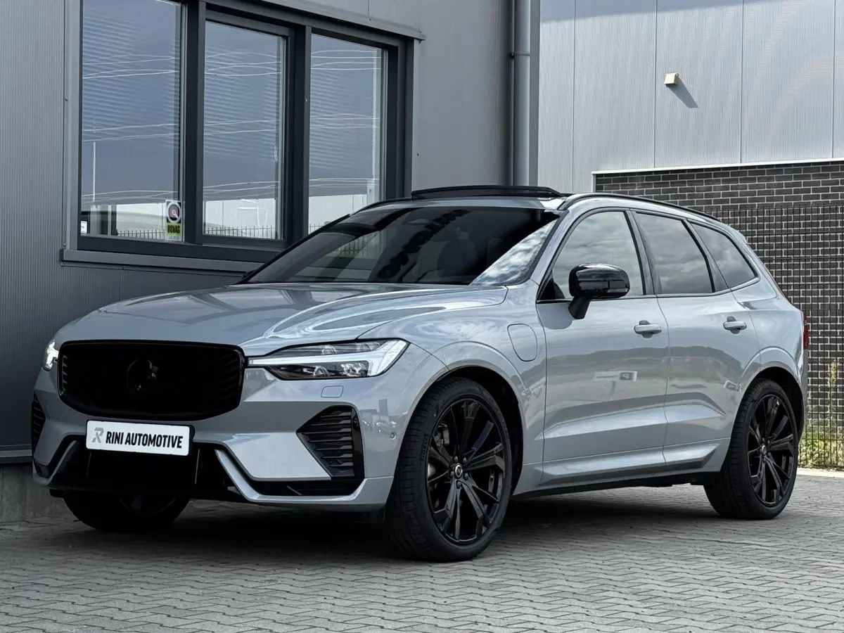 2.0 T8 Plug-in hybrid AWD Ultra Black Edition Facelift | 455 PK | Pano | Luchtvering | 360 Camera | Trekhaak