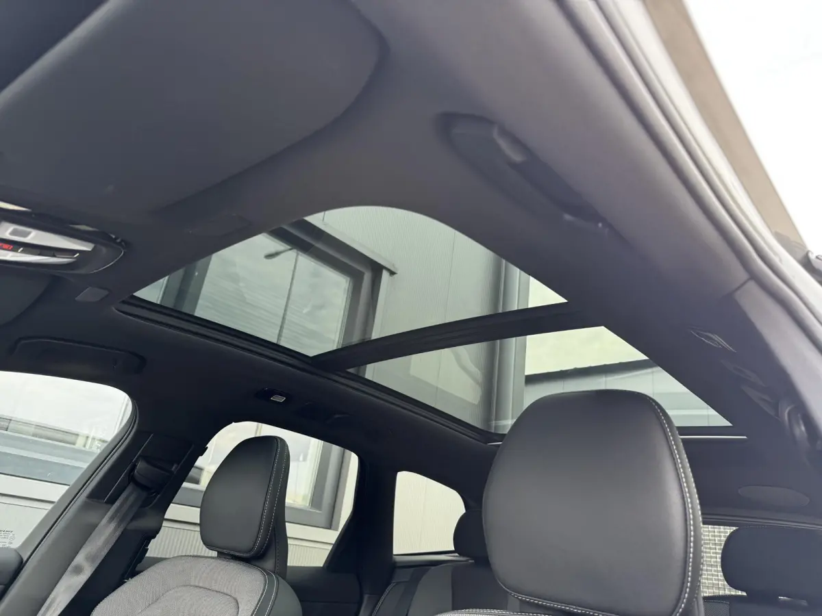 2.0 T8 Plug-in hybrid AWD Ultra Black Edition Facelift | 455 PK | Pano | Luchtvering | 360 Camera | Trekhaak
