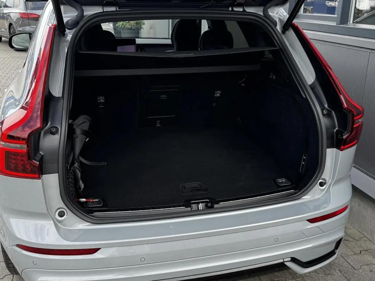 2.0 T8 Plug-in hybrid AWD Ultra Black Edition Facelift | 455 PK | Pano | Luchtvering | 360 Camera | Trekhaak