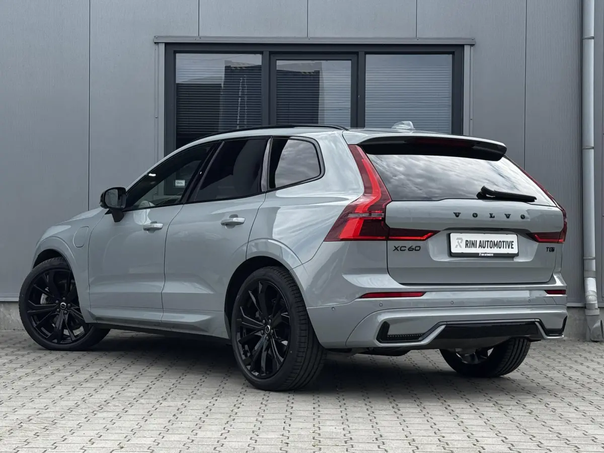 2.0 T8 Plug-in hybrid AWD Ultra Black Edition Facelift | 455 PK | Pano | Luchtvering | 360 Camera | Trekhaak