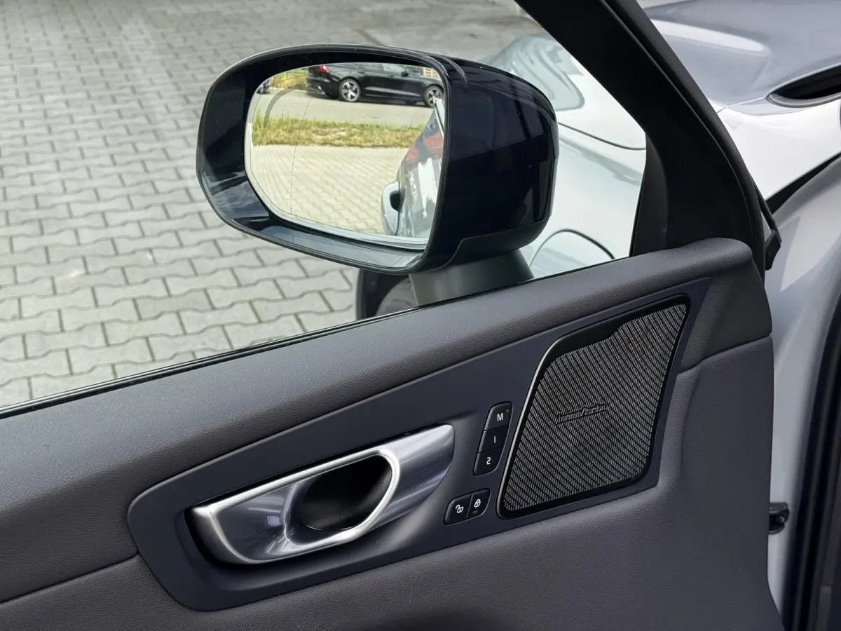 2.0 T8 Plug-in hybrid AWD Ultra Black Edition Facelift | 455 PK | Pano | Luchtvering | 360 Camera | Trekhaak