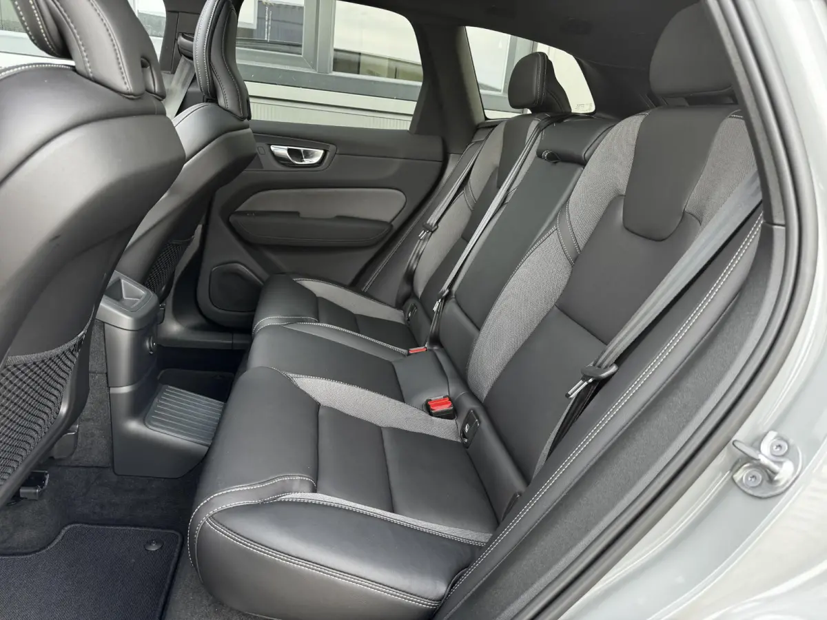 2.0 T8 Plug-in hybrid AWD Ultra Black Edition Facelift | 455 PK | Pano | Luchtvering | 360 Camera | Trekhaak