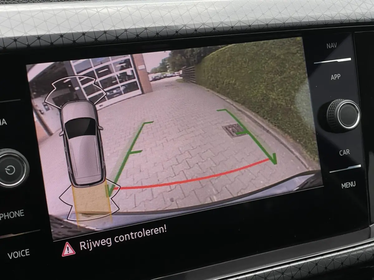 1.0 TSI Automaat R-Line | KEYLESS ENTRY/START | ADAPTIEVE CRUISE CONTROL | ACHTERUITRIJCAMERA