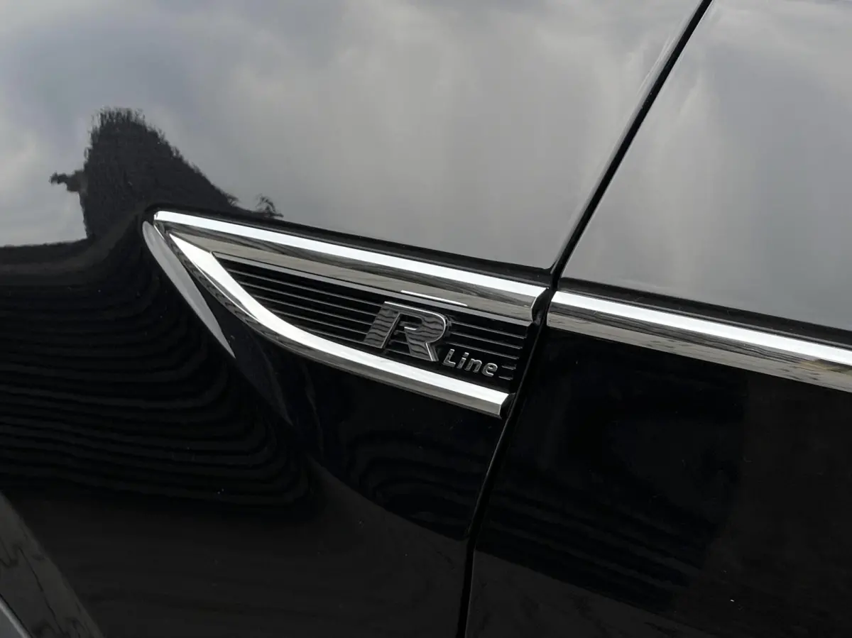 1.0 TSI Automaat R-Line | KEYLESS ENTRY/START | ADAPTIEVE CRUISE CONTROL | ACHTERUITRIJCAMERA