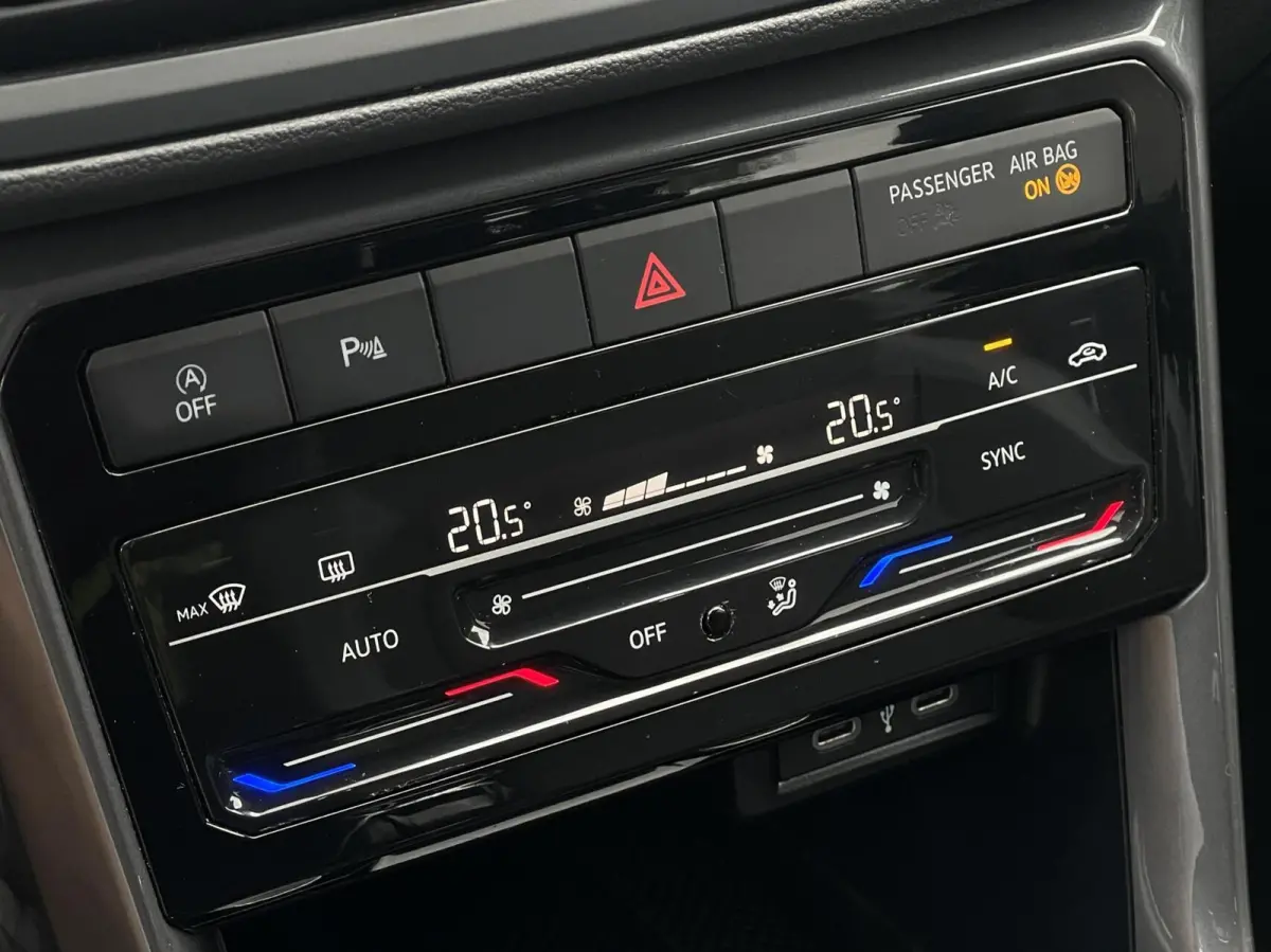 1.0 TSI Automaat R-Line | KEYLESS ENTRY/START | ADAPTIEVE CRUISE CONTROL | ACHTERUITRIJCAMERA