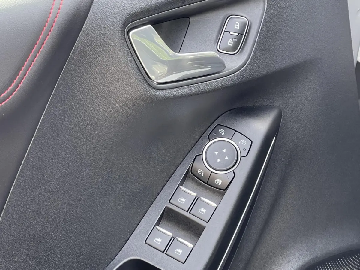 1.0 EcoBoost ST-Line X | PANORAMADAK | ELEKTRISCHE KOFFERBAK | B&O GELUIDSINSTALLATIE