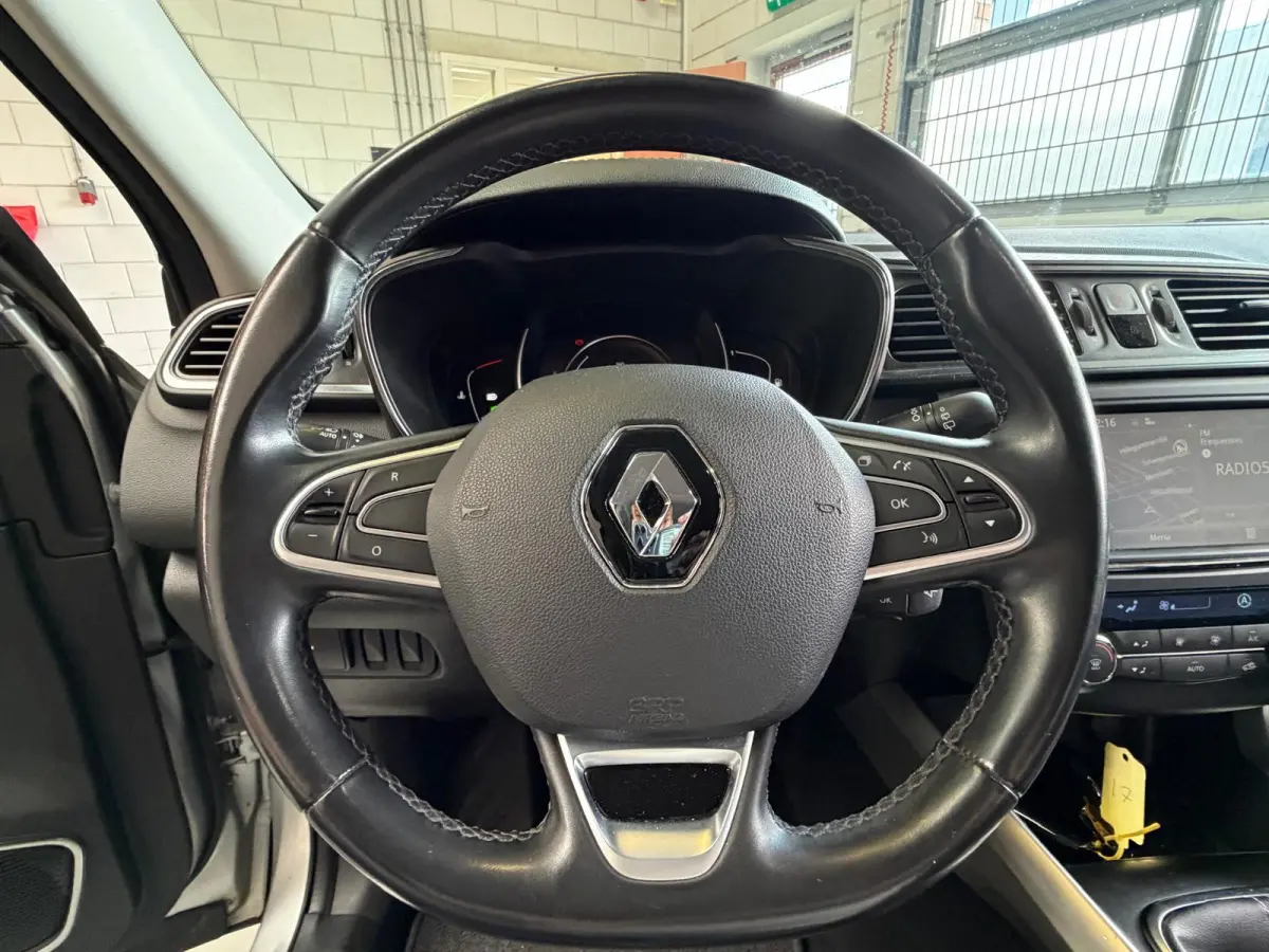 1.2 TCe Bose Camera, carplay, Navi, Leer