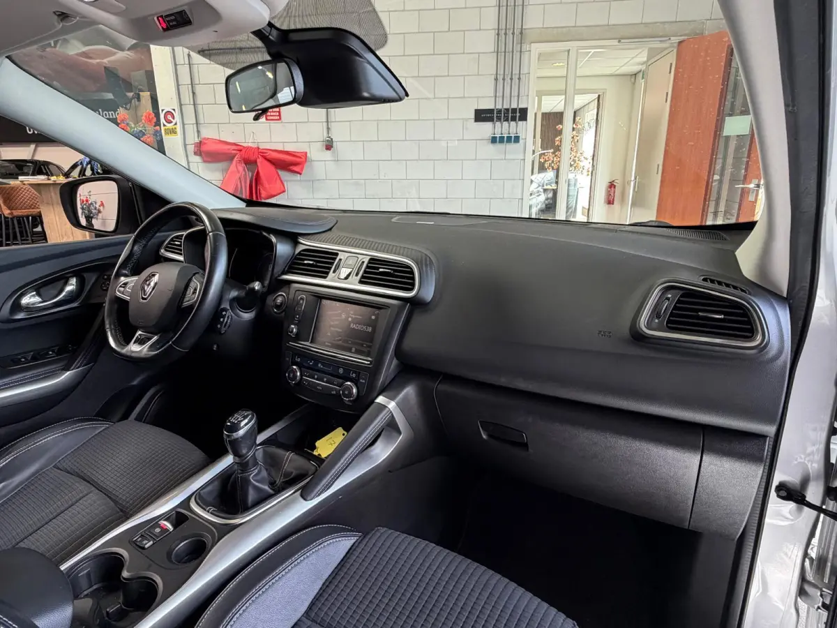 1.2 TCe Bose Camera, carplay, Navi, Leer