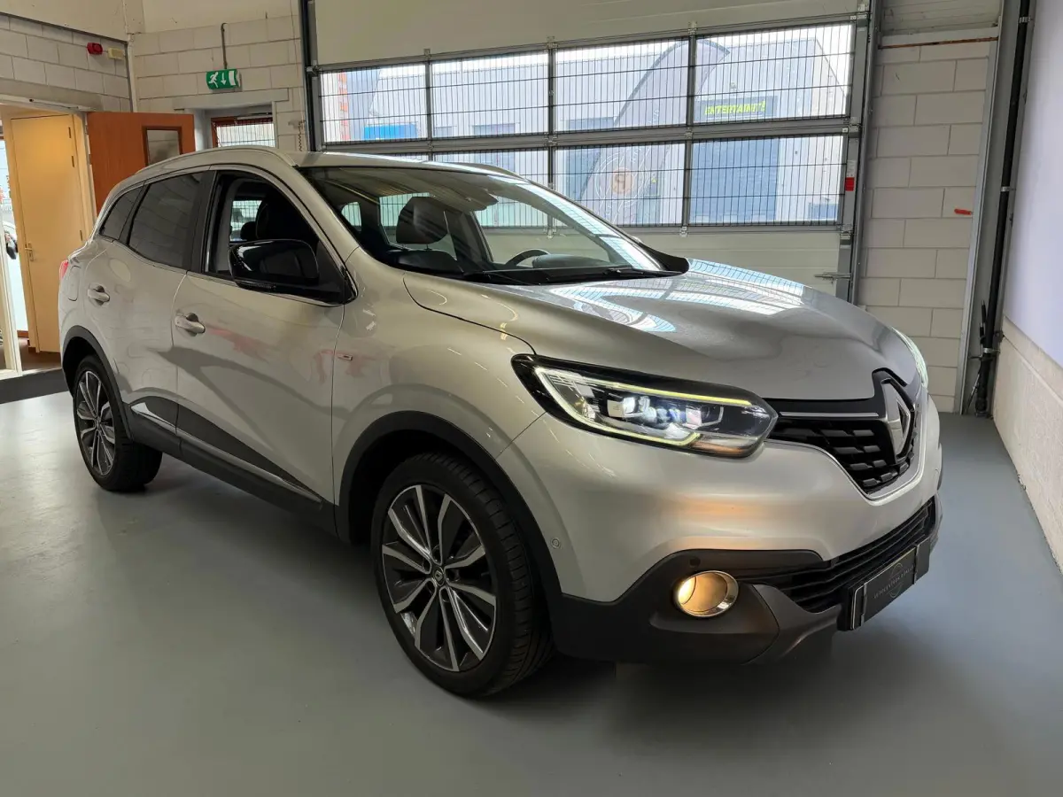 1.2 TCe Bose Camera, carplay, Navi, Leer