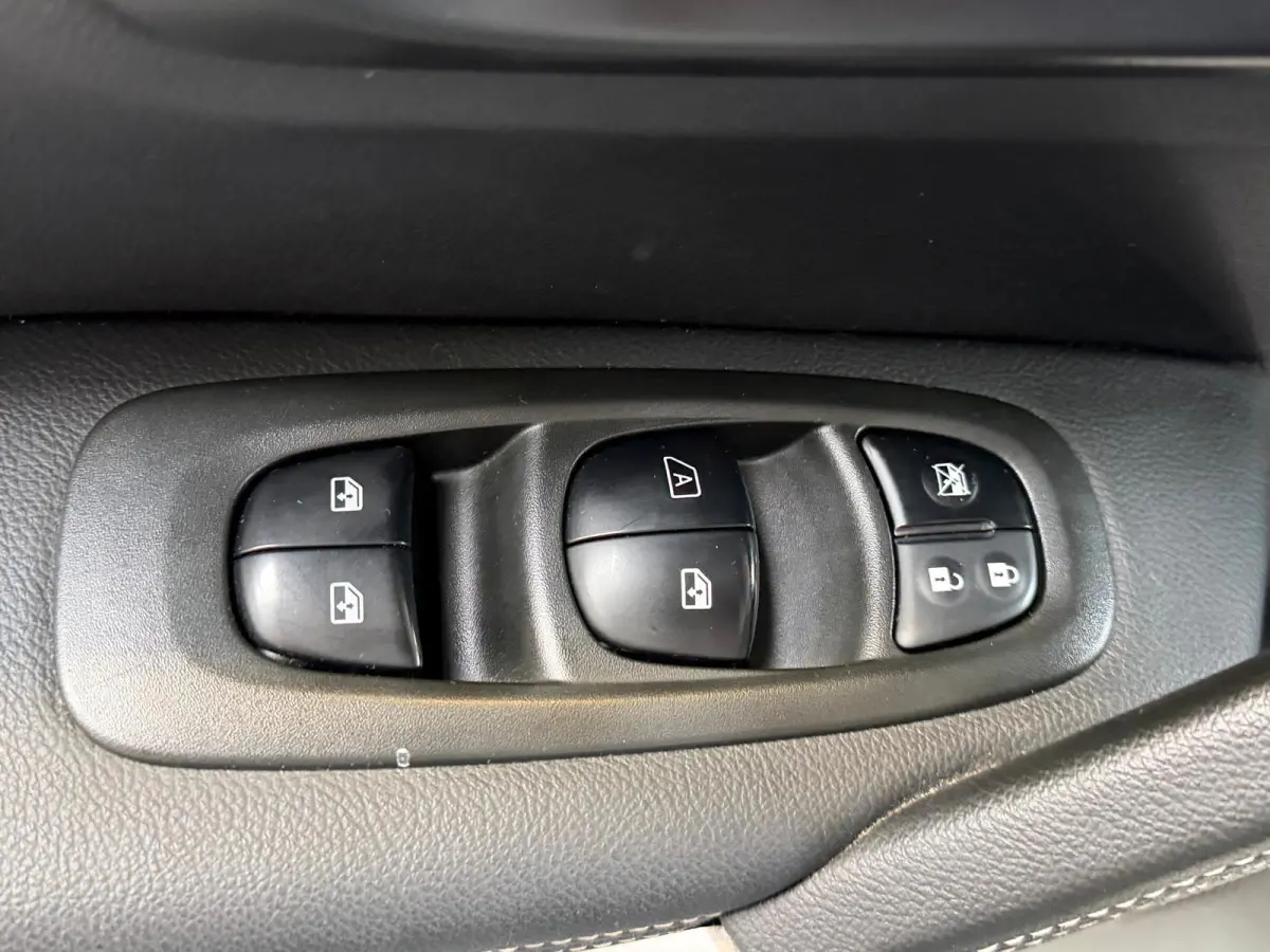 1.2 TCe Bose Camera, carplay, Navi, Leer