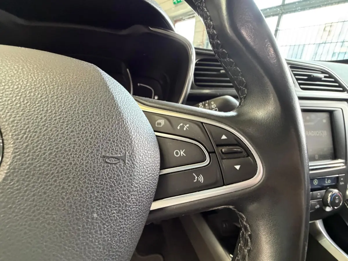1.2 TCe Bose Camera, carplay, Navi, Leer
