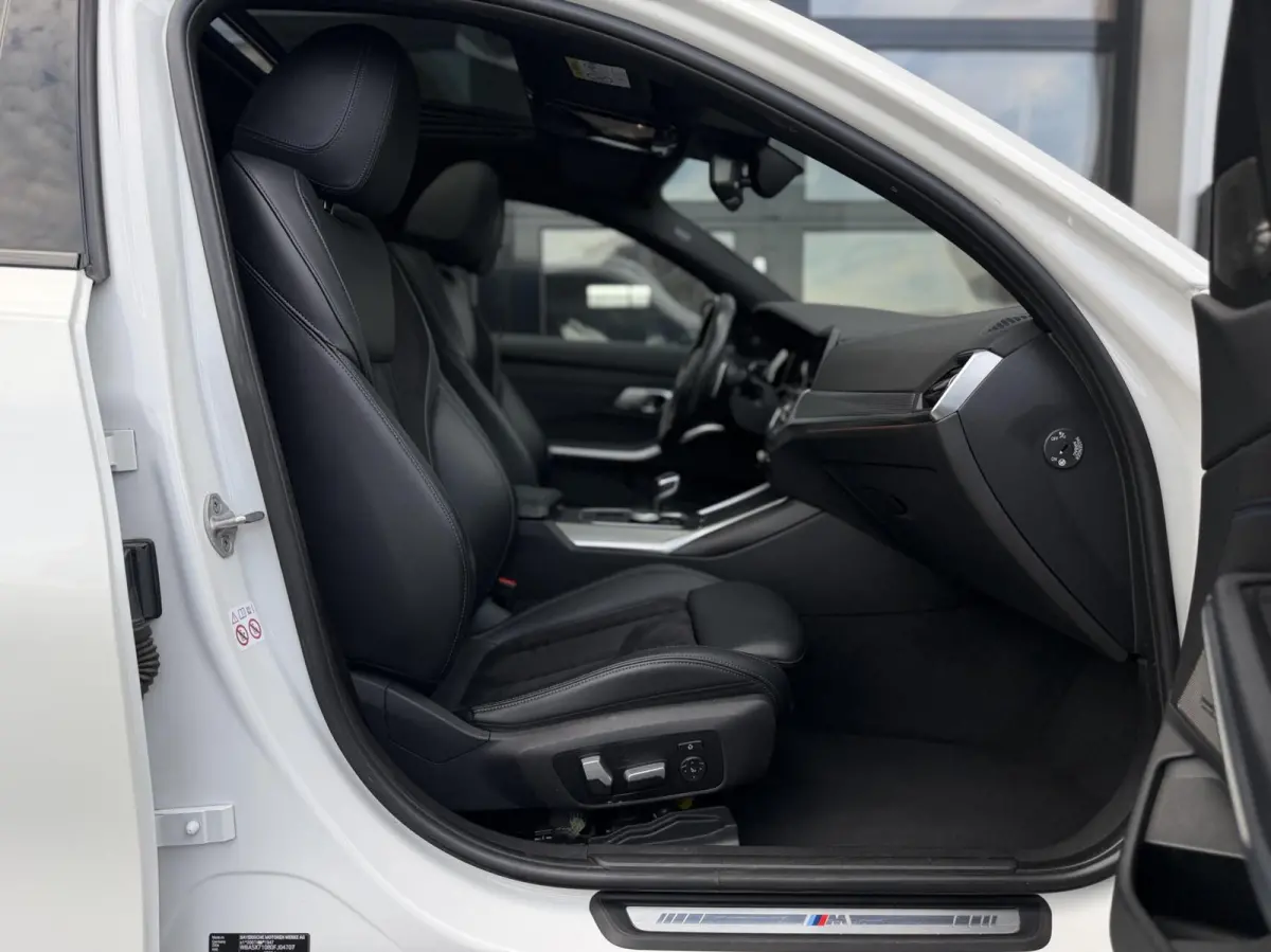 330e High Executive / M-Sport / Pano / LASER / L