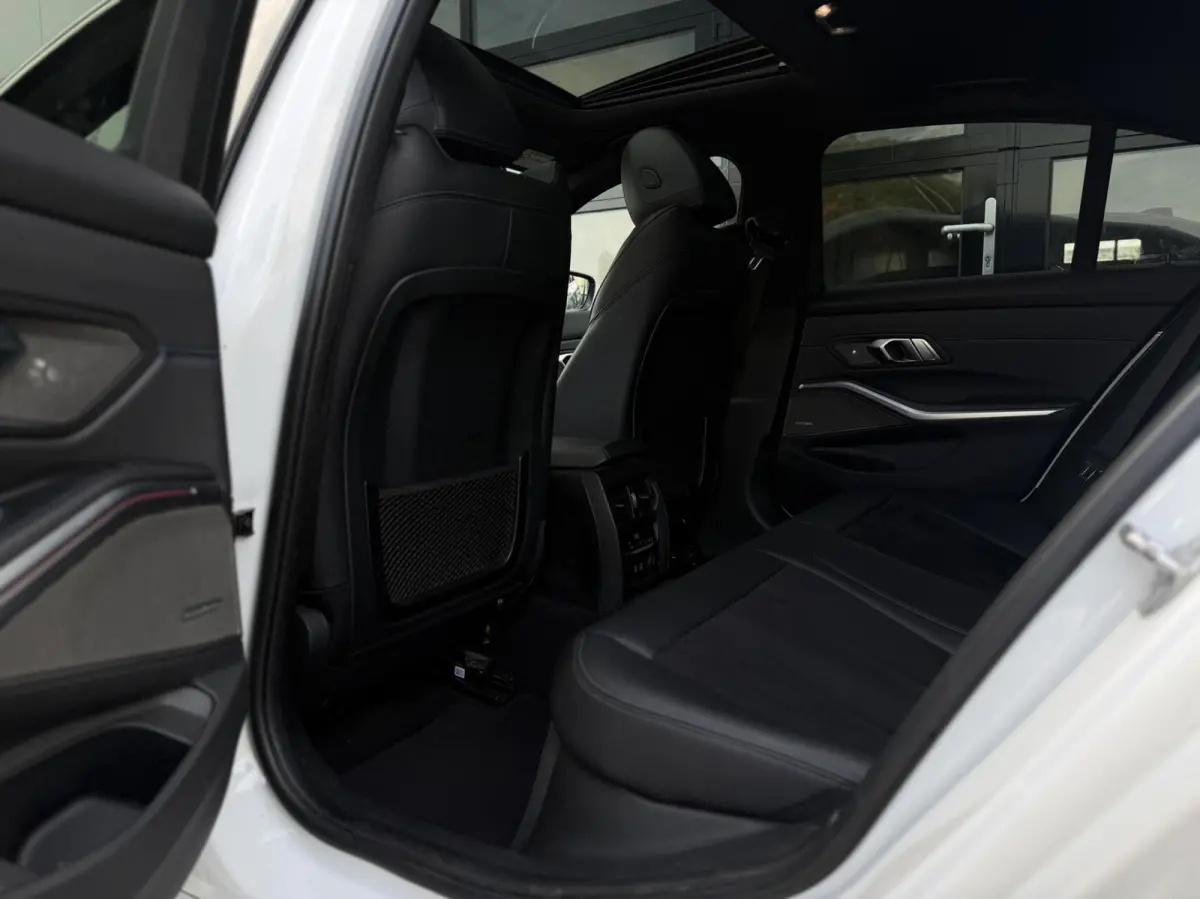 330e High Executive / M-Sport / Pano / LASER / L