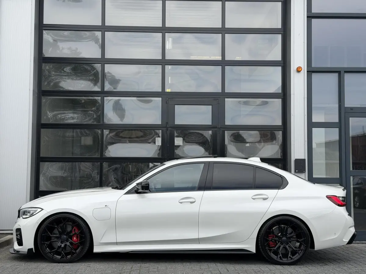 330e High Executive / M-Sport / Pano / LASER / L