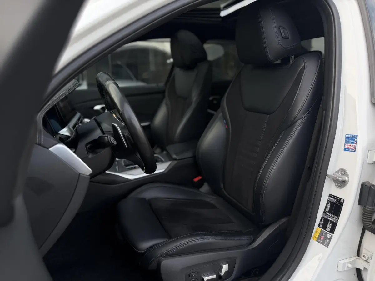 330e High Executive / M-Sport / Pano / LASER / L