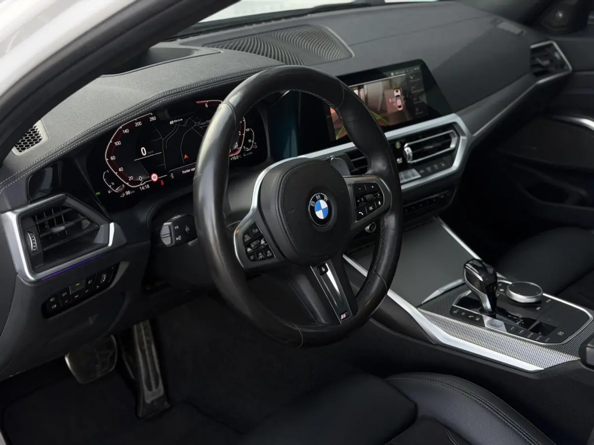 330e High Executive / M-Sport / Pano / LASER / L