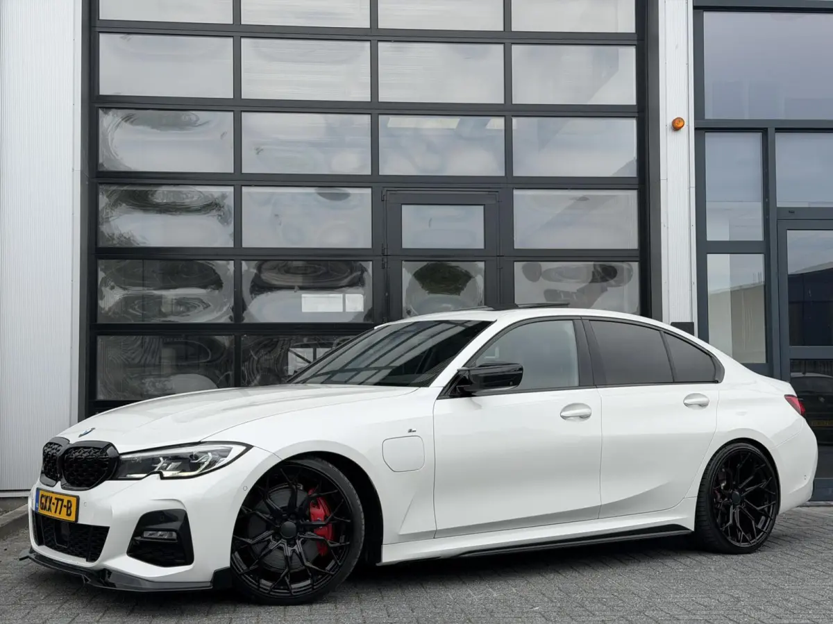 330e High Executive / M-Sport / Pano / LASER / L