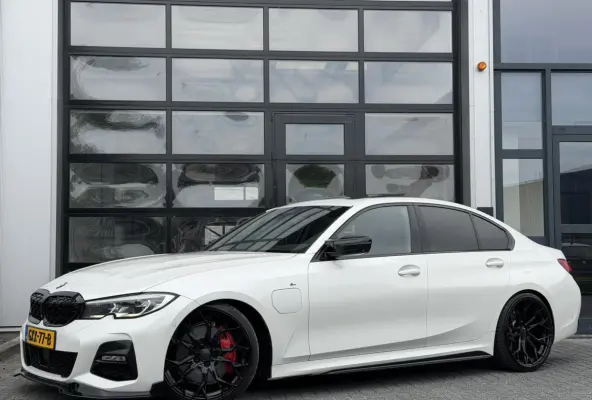 330e High Executive / M-Sport / Pano / LASER / L