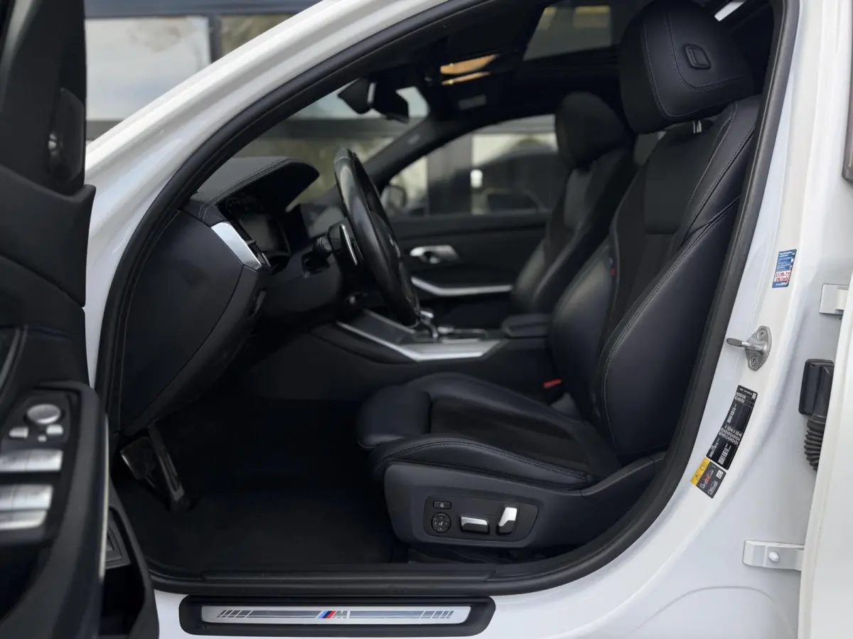 330e High Executive / M-Sport / Pano / LASER / L