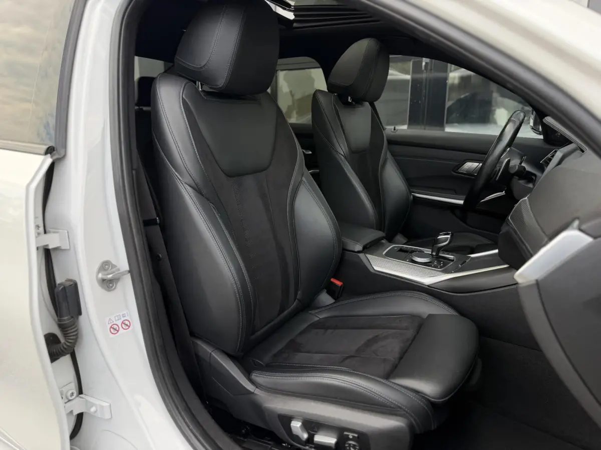 330e High Executive / M-Sport / Pano / LASER / L