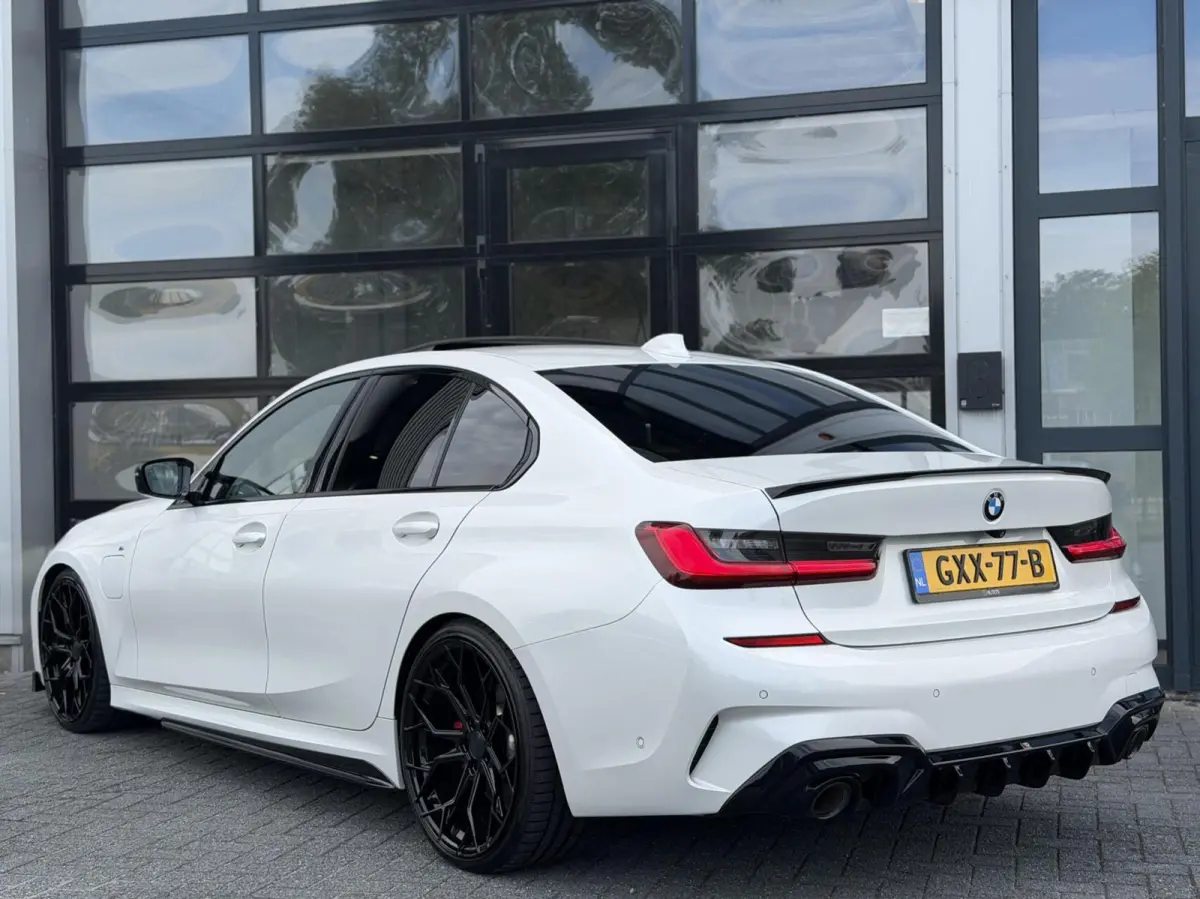 330e High Executive / M-Sport / Pano / LASER / L