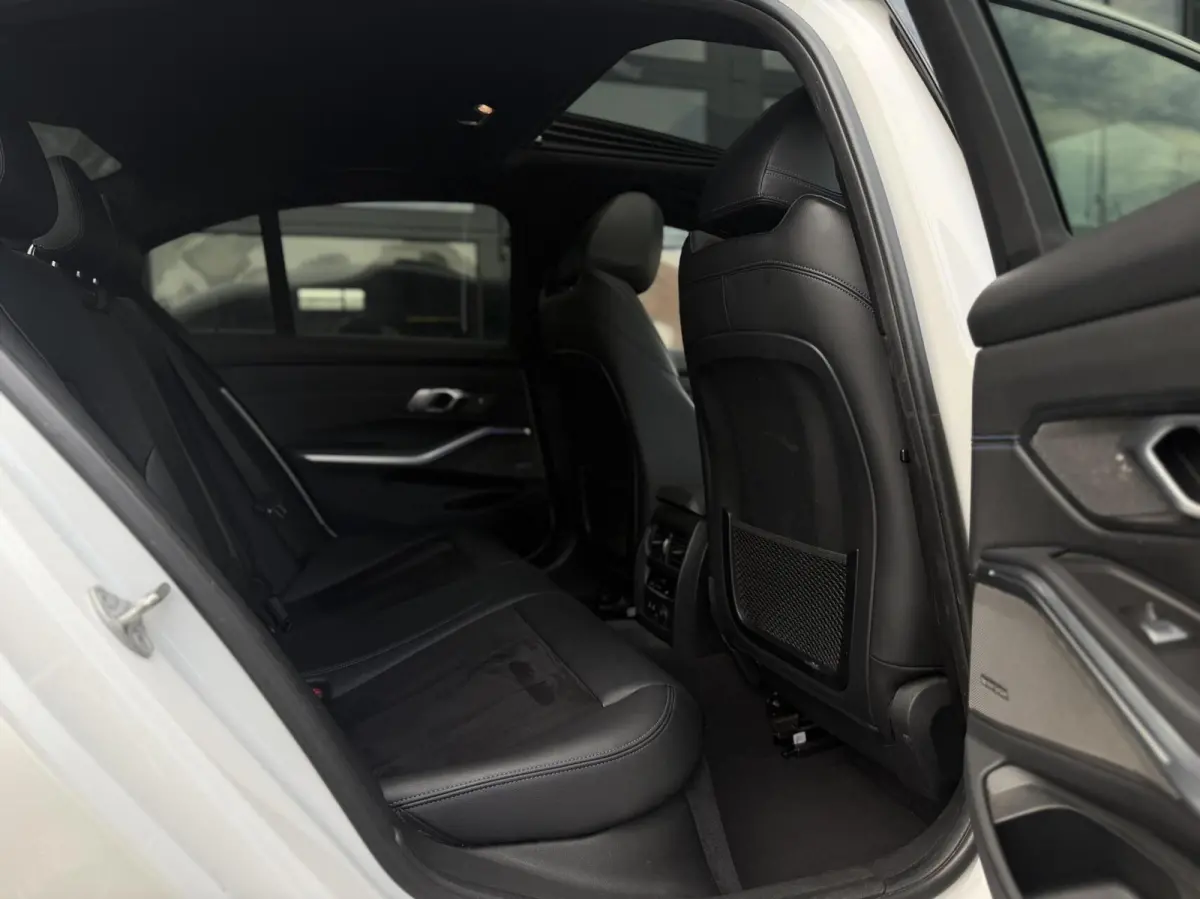 330e High Executive / M-Sport / Pano / LASER / L