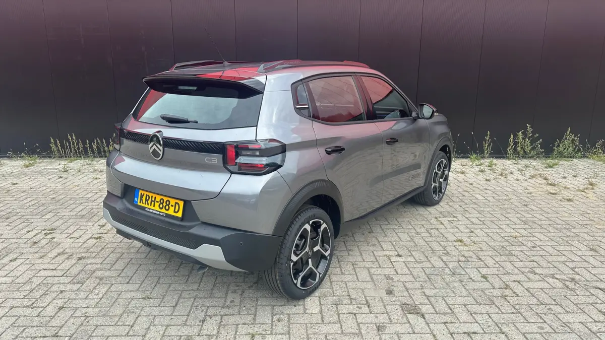 Plus | Cruise Control | Elektrische Ramen Voor | Parkeersensoren Achter | Apple Carplay / Android Auto | Lane Assist | 'Happy tags' | 10,25" kleuren touchscreen, incl. FM/AM/Digitale Radio D