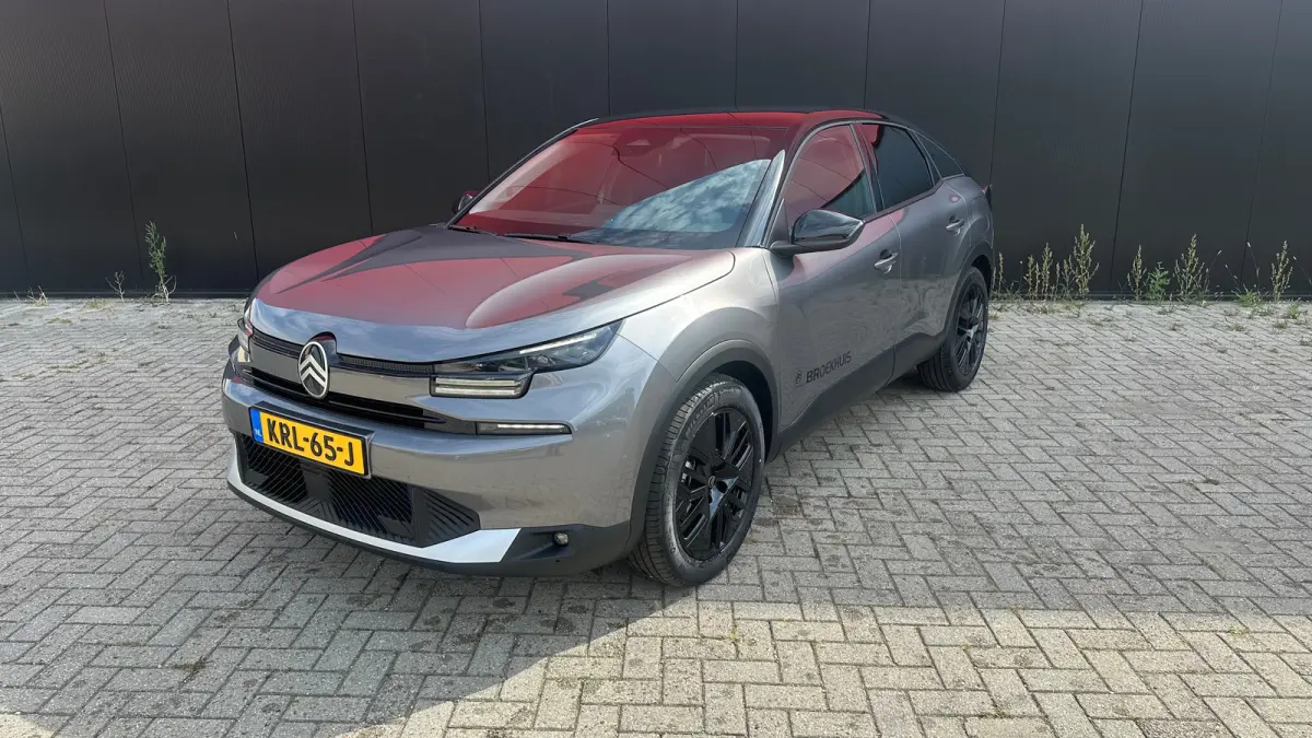 Collection | Achteruitrijcamera met Top Rear Vision (180° weergave van ruimte achter de auto) | Automatische airconditioning met actief carbonfilter | Elektrisch verstel- en verwarmbare bui