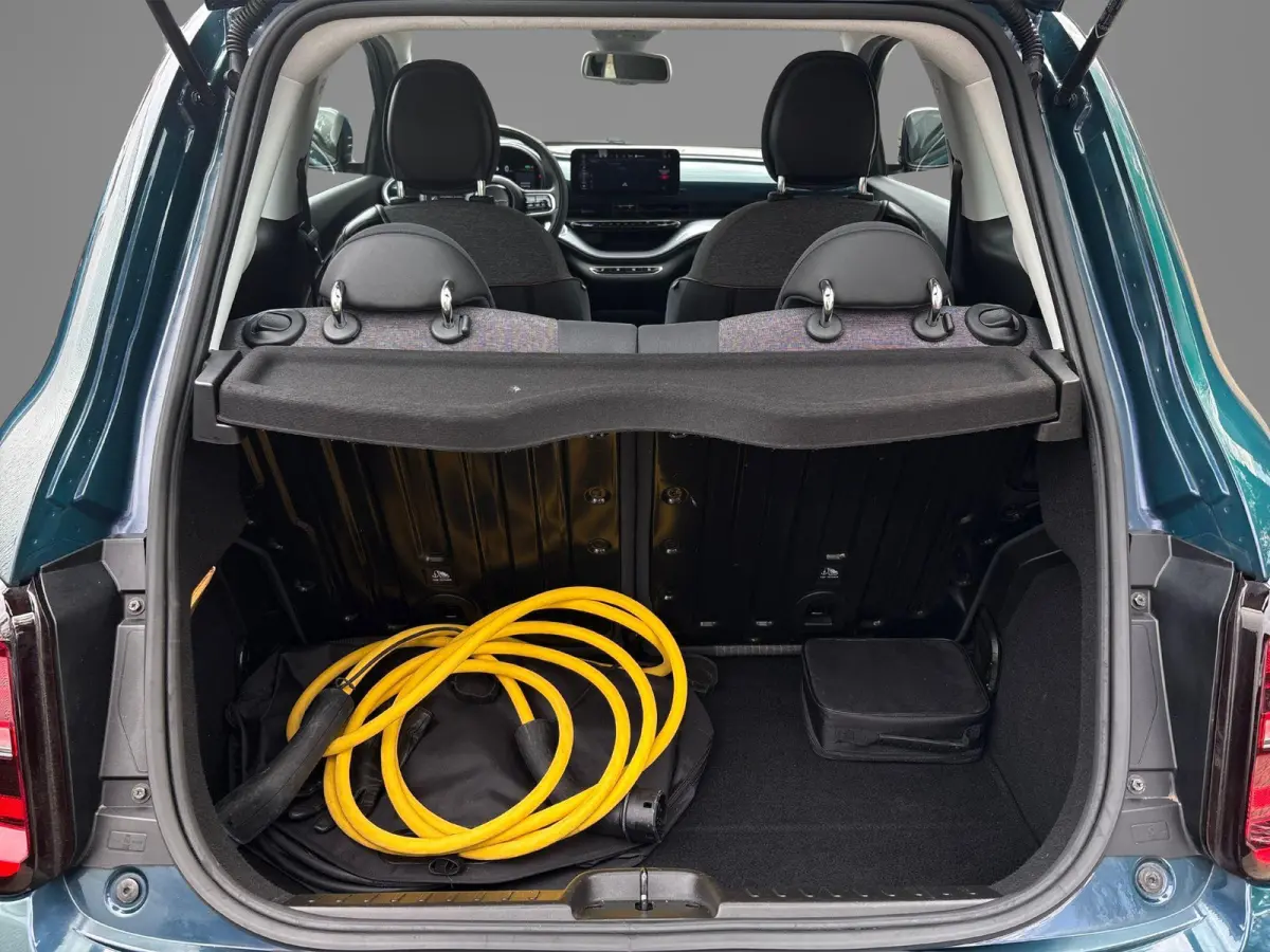 Icon 42 kWh | Navigatie | Stoelverwarming | Parkeersensoren Voor + achter | Camera | Apple carplay/Andoird Auto |