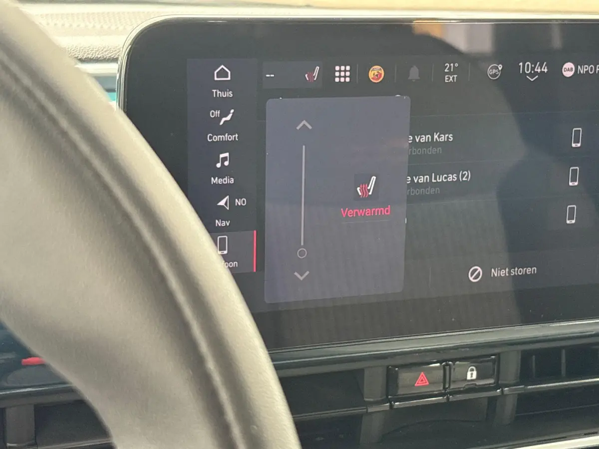 Icon 42 kWh | Navigatie | Stoelverwarming | Parkeersensoren Voor + achter | Camera | Apple carplay/Andoird Auto |