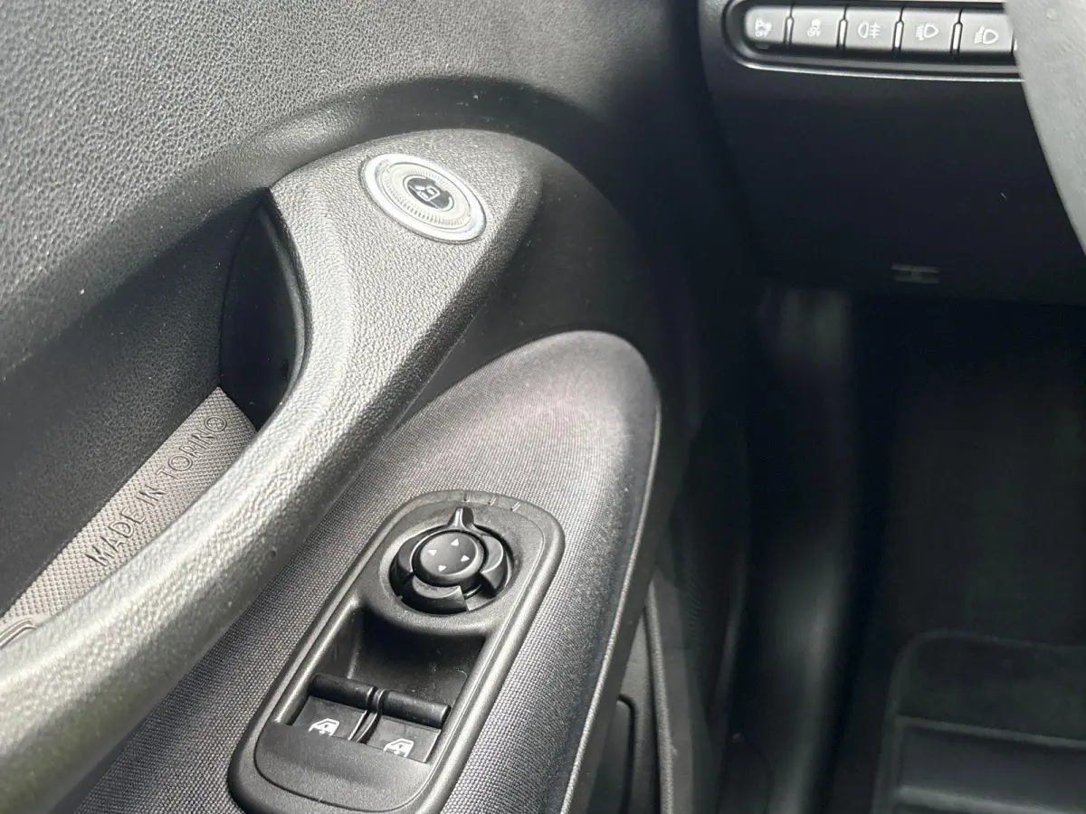Icon 42 kWh | Navigatie | Stoelverwarming | Parkeersensoren Voor + achter | Camera | Apple carplay/Andoird Auto |