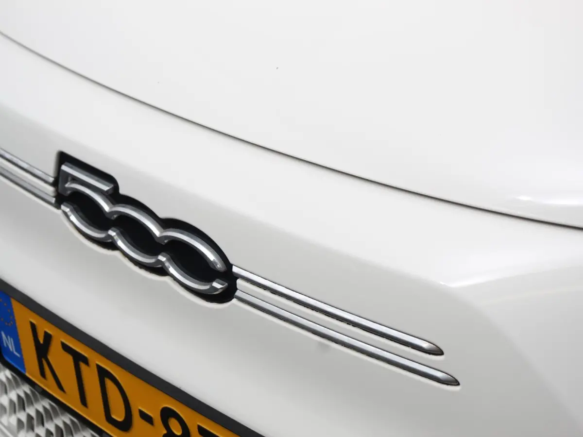 Berline 42 kWh Automaat Climate control Cruise control Achteruitrijcamera Led Navigatie Apple Carplay/ Android Auto