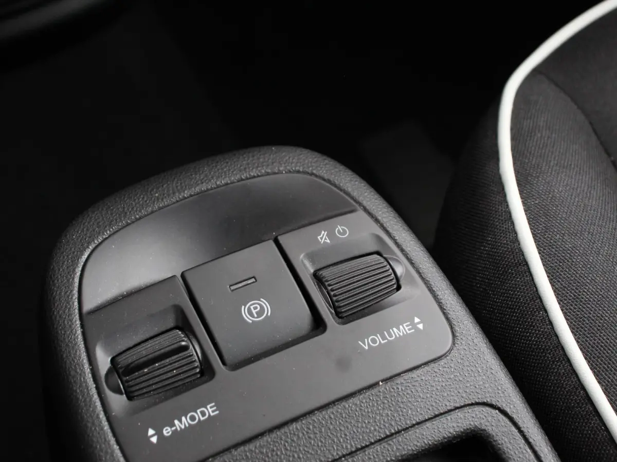 Berline 42 kWh Automaat Climate control Cruise control Achteruitrijcamera Led Navigatie Apple Carplay/ Android Auto