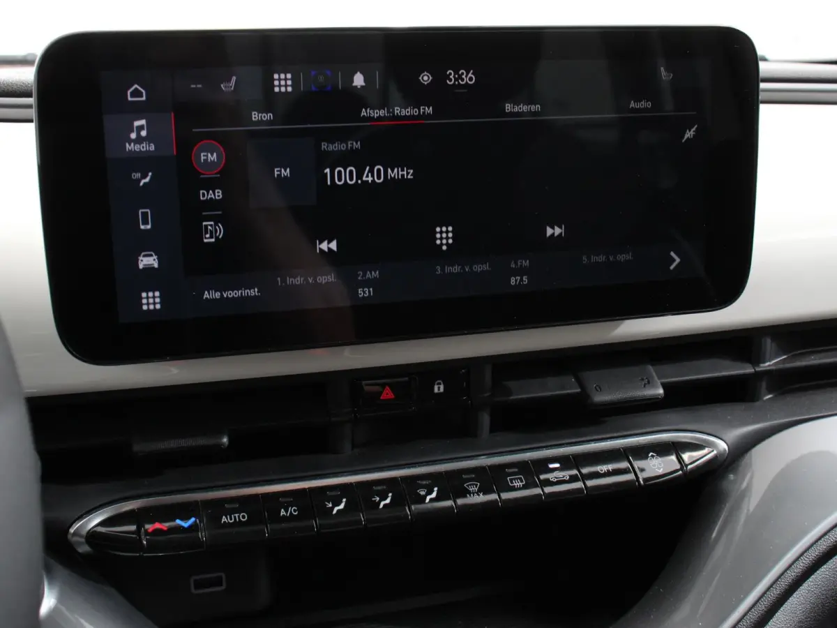 Berline 42 kWh Automaat Climate control Cruise control Achteruitrijcamera Led Navigatie Apple Carplay/ Android Auto