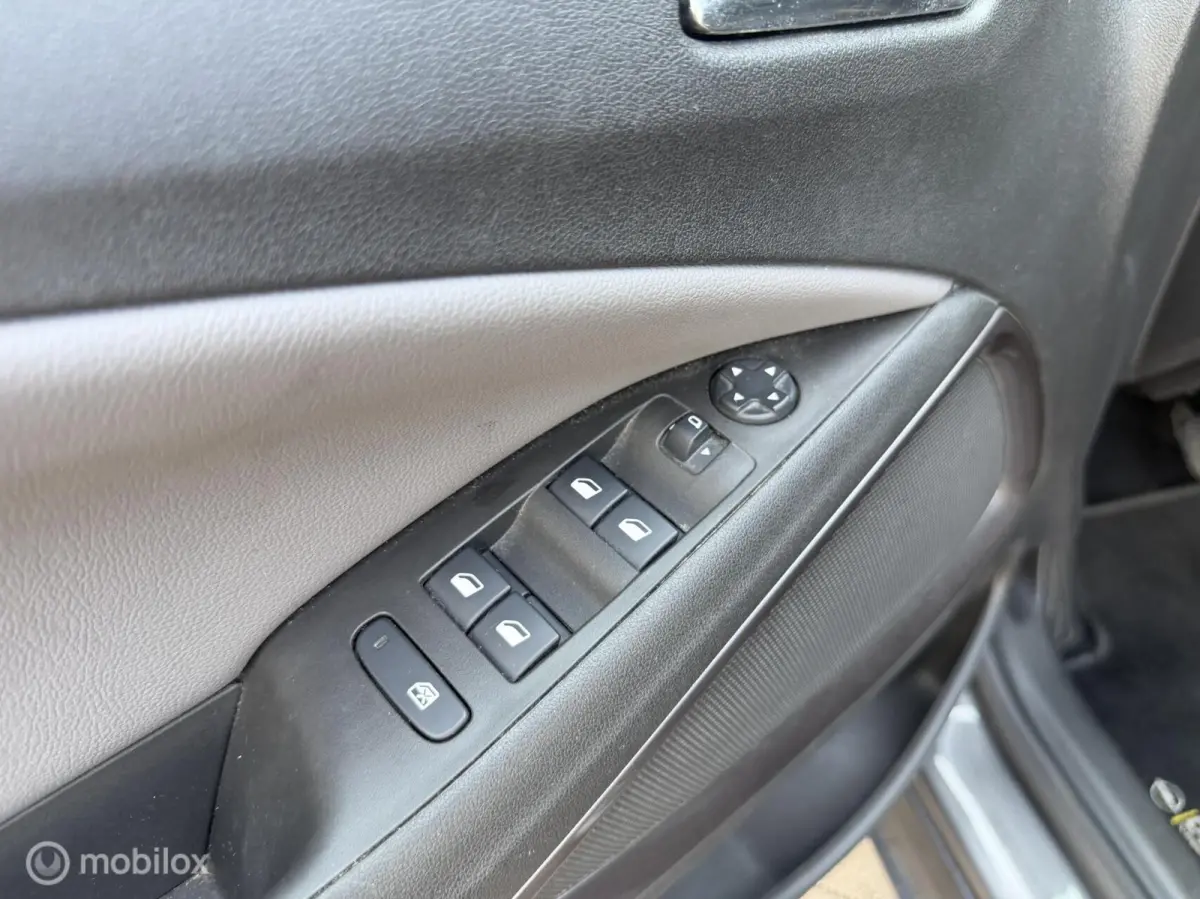 1.2 Turbo Innovation AUTOMAAT / NAVI /TREKHAAK