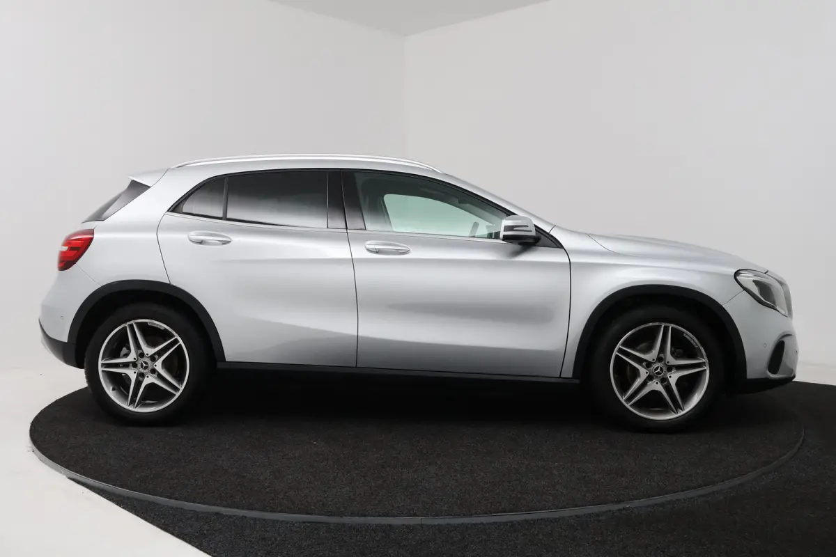 180 Sport Edition (STOELVERWARMING, NAVIGATIE, LED, SPORTSTOELEN, GOED ONDERHOUDEN)