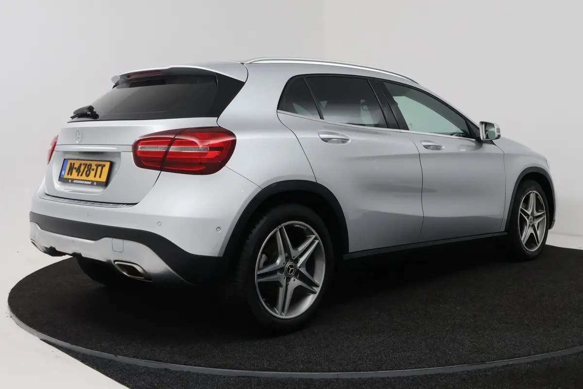 180 Sport Edition (STOELVERWARMING, NAVIGATIE, LED, SPORTSTOELEN, GOED ONDERHOUDEN)