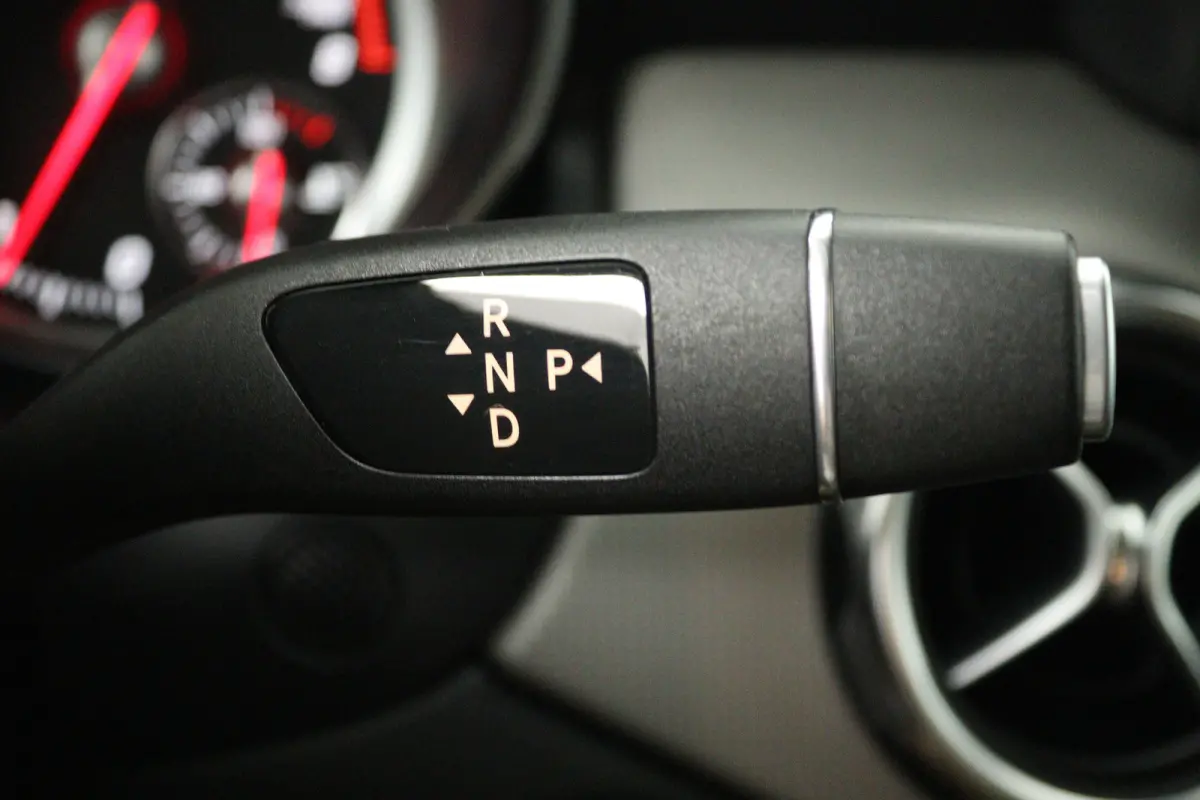 180 Sport Edition (STOELVERWARMING, NAVIGATIE, LED, SPORTSTOELEN, GOED ONDERHOUDEN)