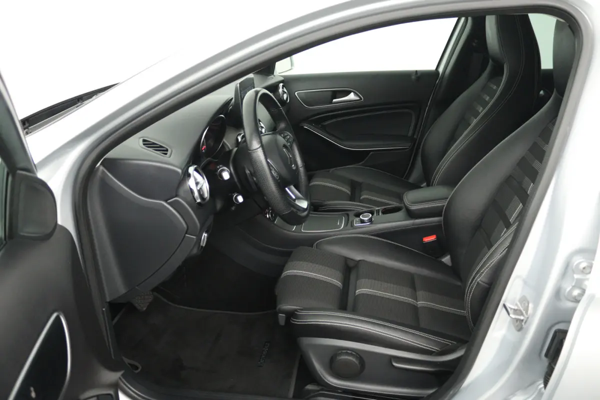 180 Sport Edition (STOELVERWARMING, NAVIGATIE, LED, SPORTSTOELEN, GOED ONDERHOUDEN)
