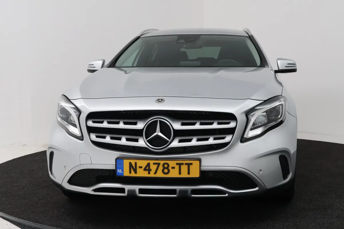 180 Sport Edition (STOELVERWARMING, NAVIGATIE, LED, SPORTSTOELEN, GOED ONDERHOUDEN)