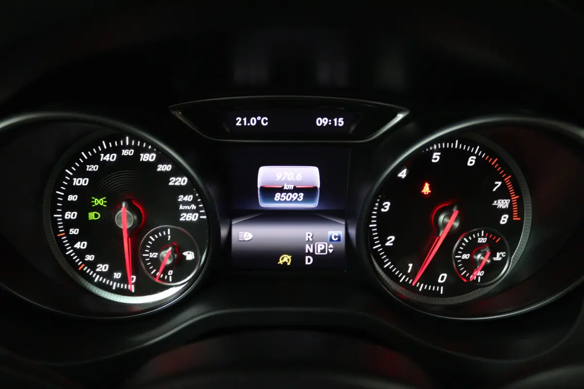 180 Sport Edition (STOELVERWARMING, NAVIGATIE, LED, SPORTSTOELEN, GOED ONDERHOUDEN)