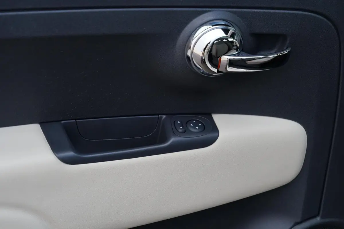 0.9 TwinAir Turbo Anniversario, NL, CarPlay, cruise