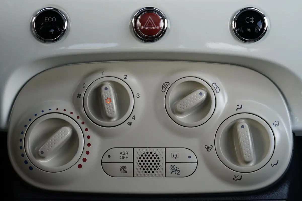 0.9 TwinAir Turbo Anniversario, NL, CarPlay, cruise