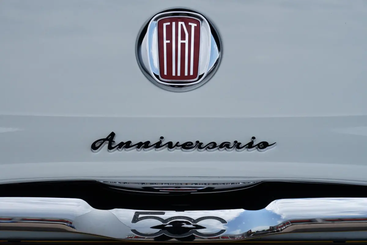 0.9 TwinAir Turbo Anniversario, NL, CarPlay, cruise