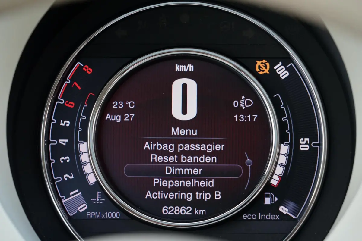 0.9 TwinAir Turbo Anniversario, NL, CarPlay, cruise