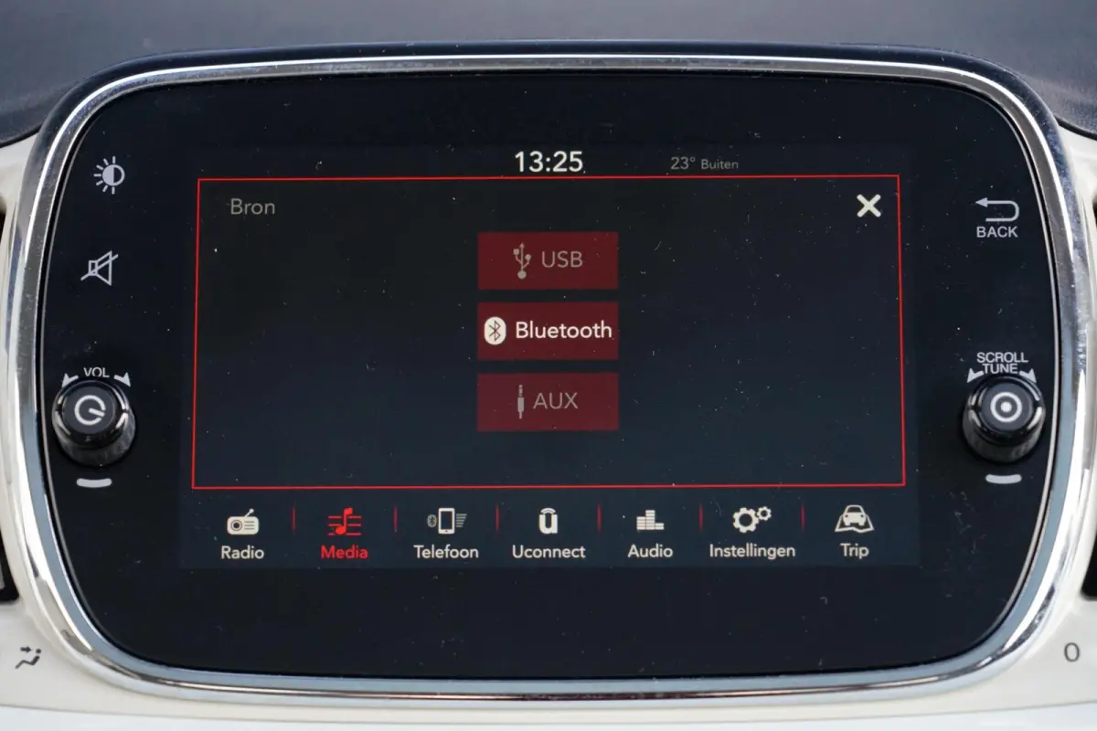 0.9 TwinAir Turbo Anniversario, NL, CarPlay, cruise