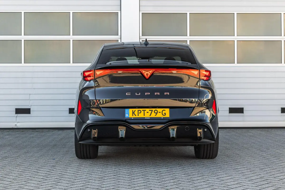 286pk Business 82 kWh | Sportstoelen | Apple Carplay/Android Auto | Adaptive Cruise