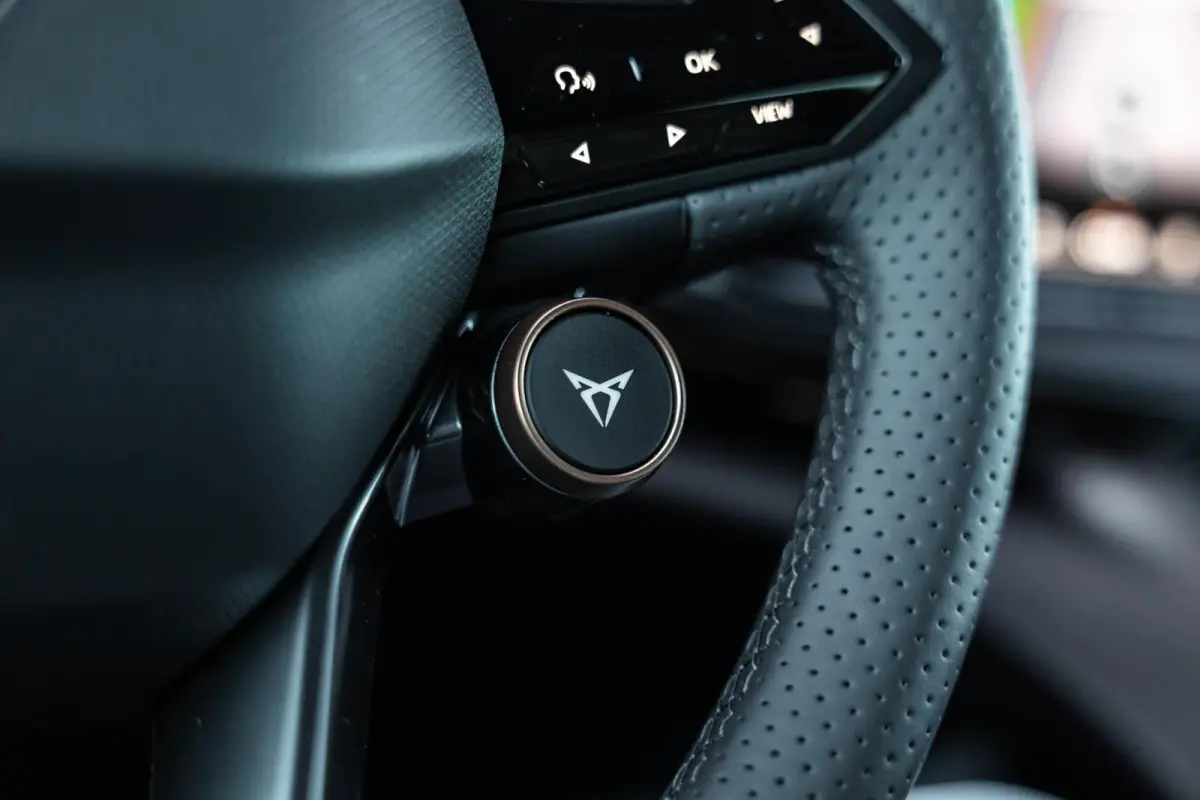 286pk Business 82 kWh | Sportstoelen | Apple Carplay/Android Auto | Adaptive Cruise