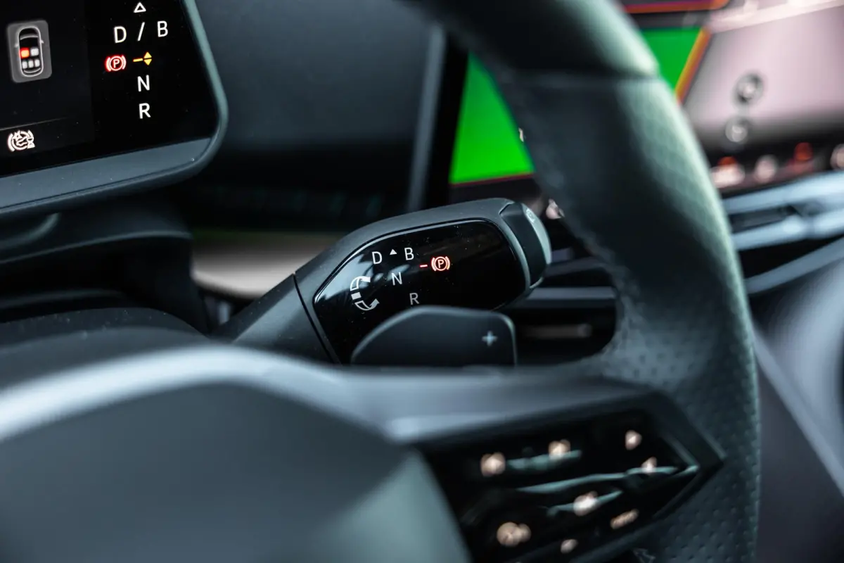286pk Business 82 kWh | Sportstoelen | Apple Carplay/Android Auto | Adaptive Cruise